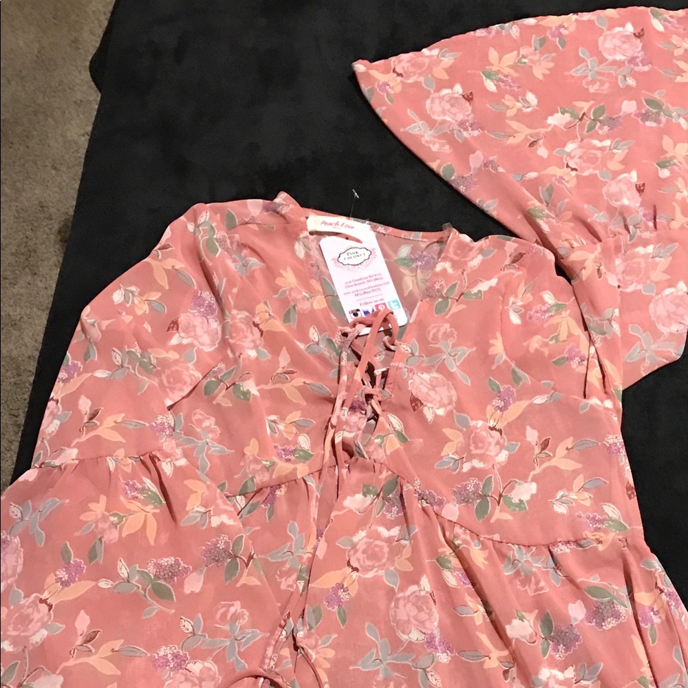 Peach Love M top. NWT - Picture 2 of 2